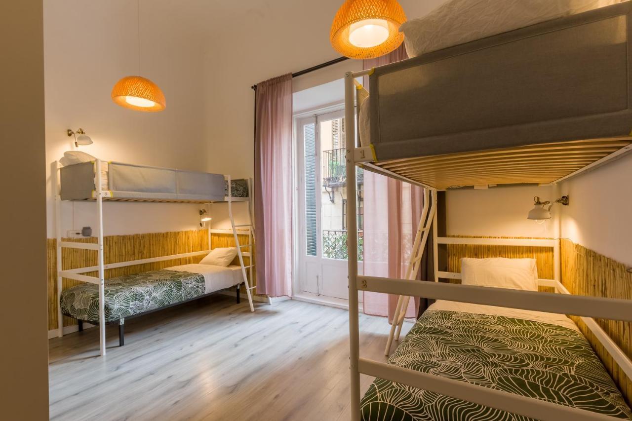 Cama en habitación compartida de 6 camas